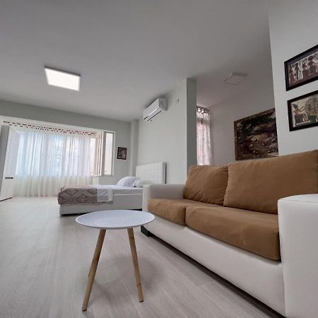 Home & Apartment In Tiranë Eksteriør bilde